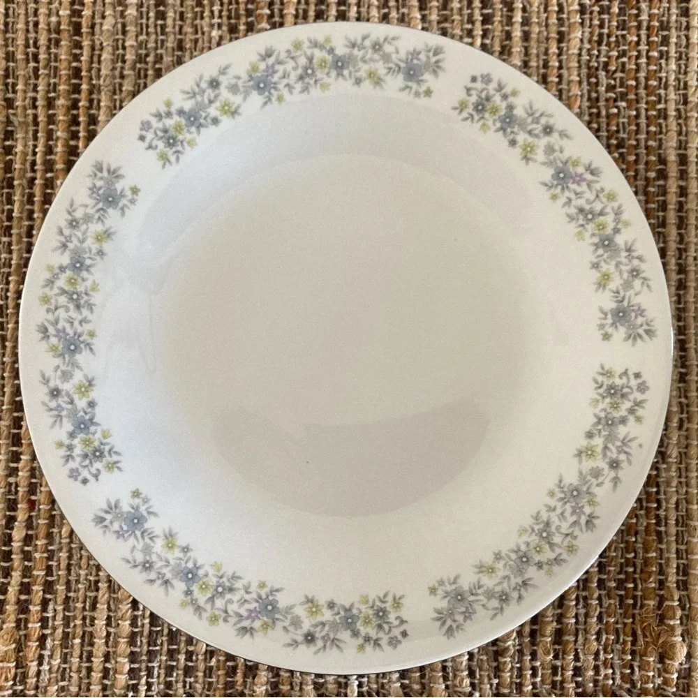 Dynasty 1005 Fine China 5 Piece set